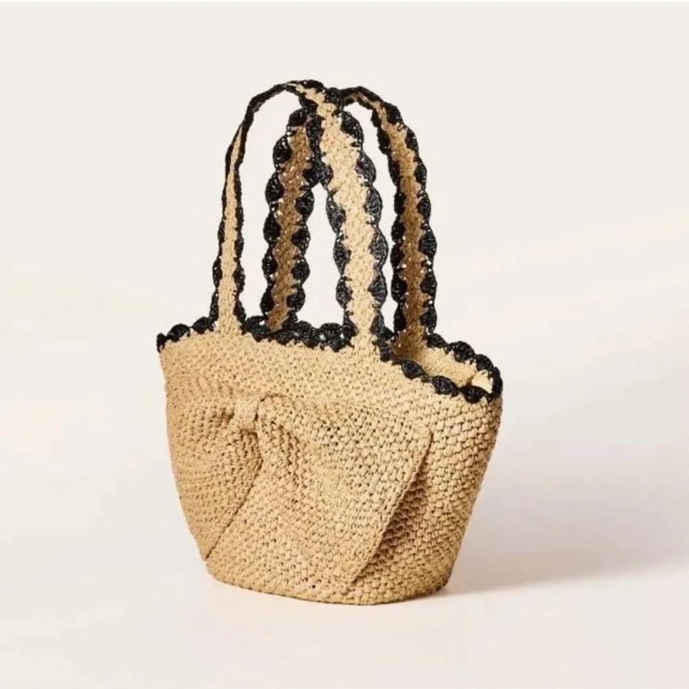 kate spade beige straw tote with black scalloped trim - Picture 3 of 4